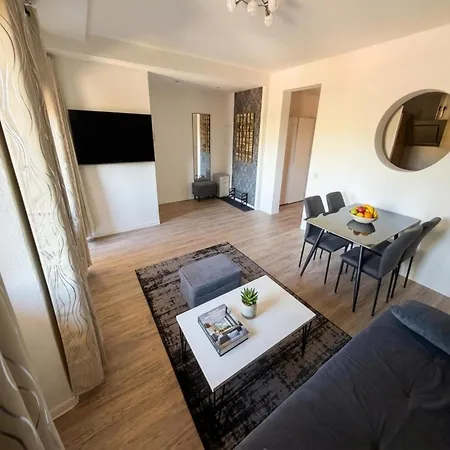 Moderne Mit Balkon In Apartman